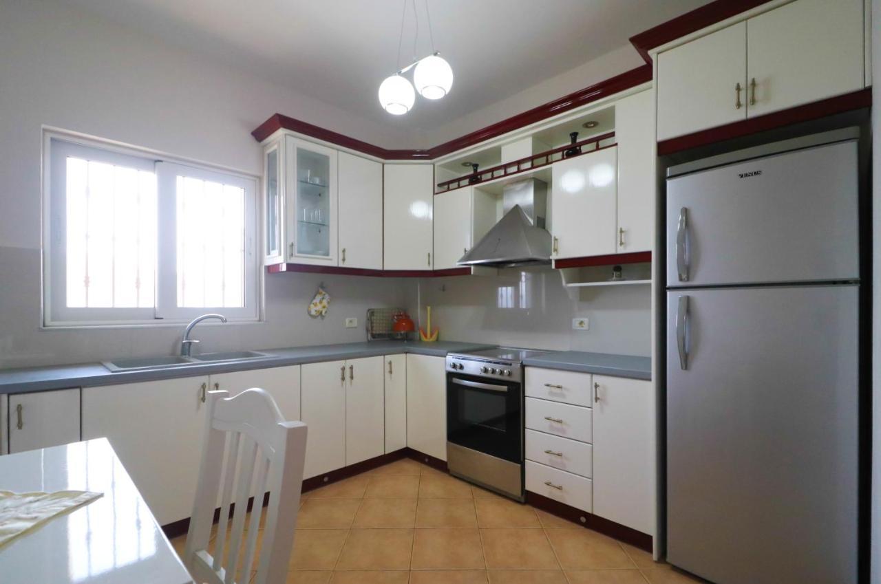 Apartments Vila Roboci Sarandë Esterno foto