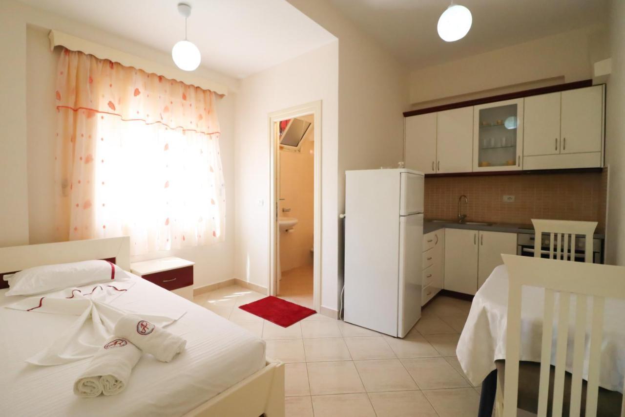 Apartments Vila Roboci Sarandë Esterno foto