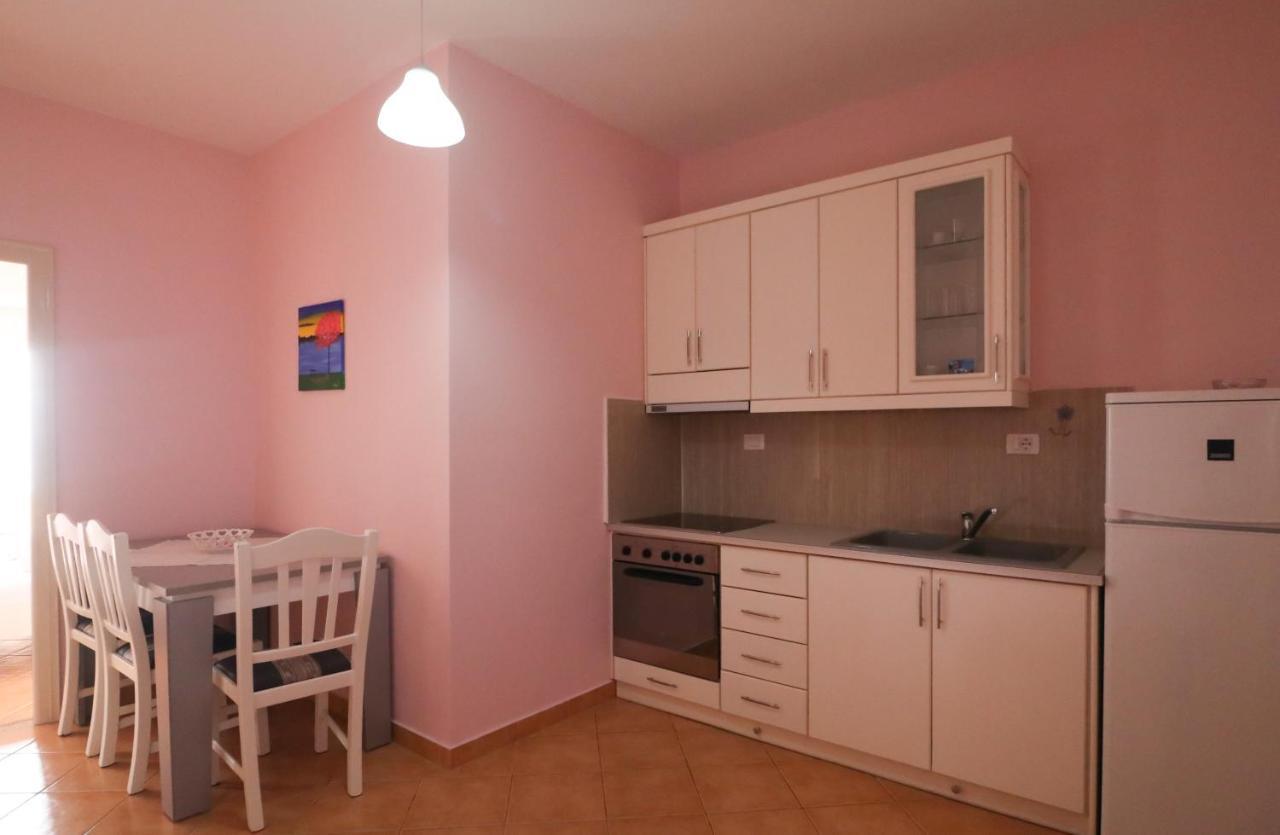 Apartments Vila Roboci Sarandë Esterno foto
