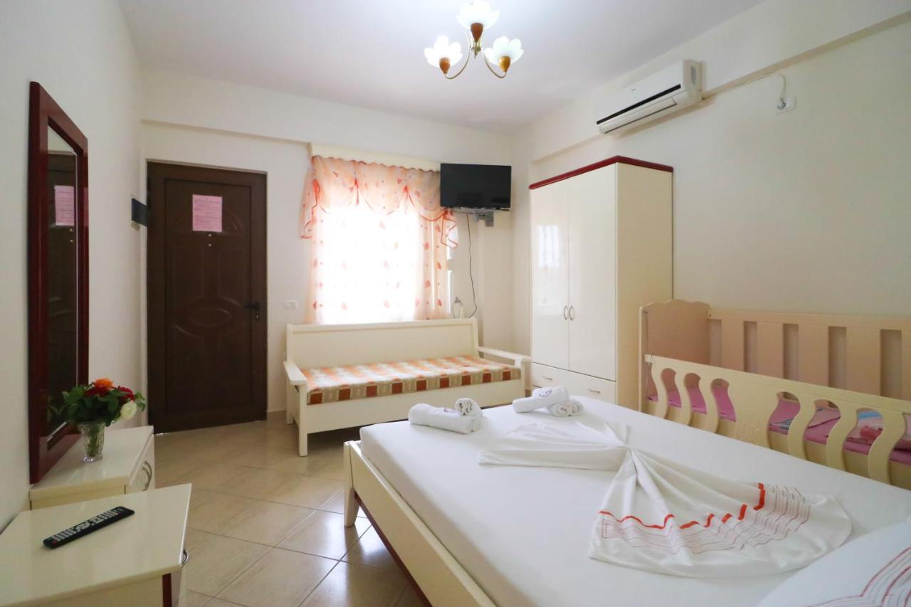Apartments Vila Roboci Sarandë Esterno foto