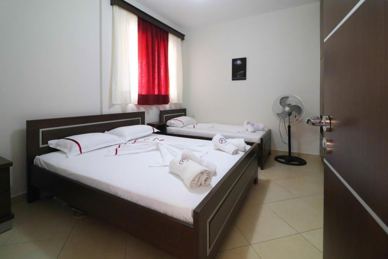 Apartments Vila Roboci Sarandë Esterno foto