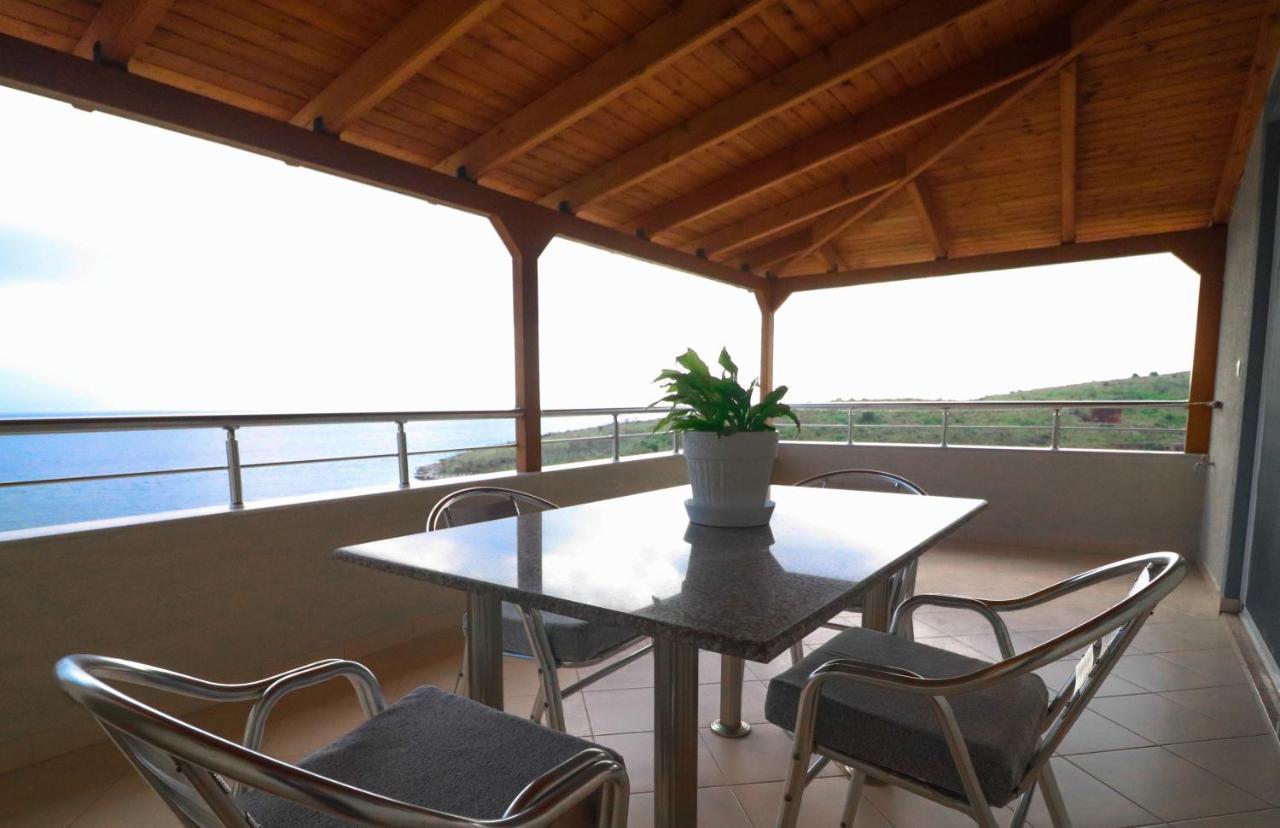 Apartments Vila Roboci Sarandë Esterno foto