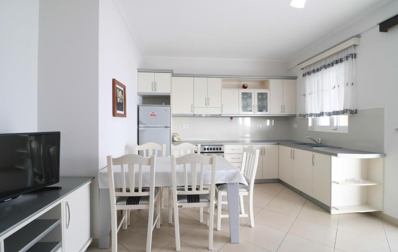 Apartments Vila Roboci Sarandë Esterno foto
