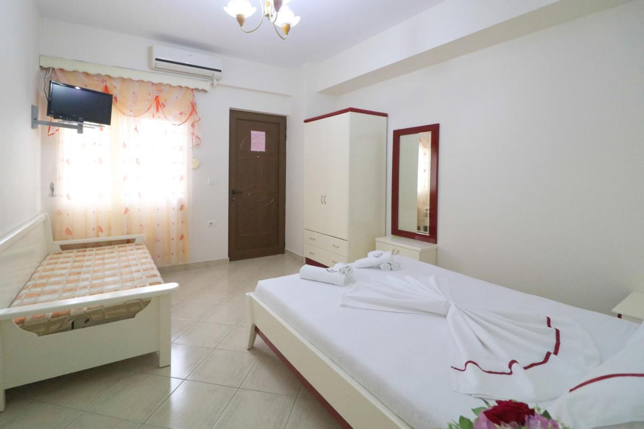 Apartments Vila Roboci Sarandë Esterno foto